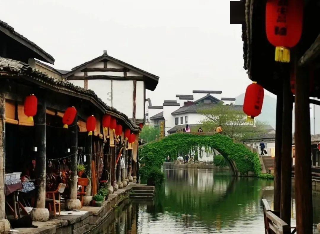 美的家用中 央空调：领航家居舒适度，冠名华夏家博会10城展会